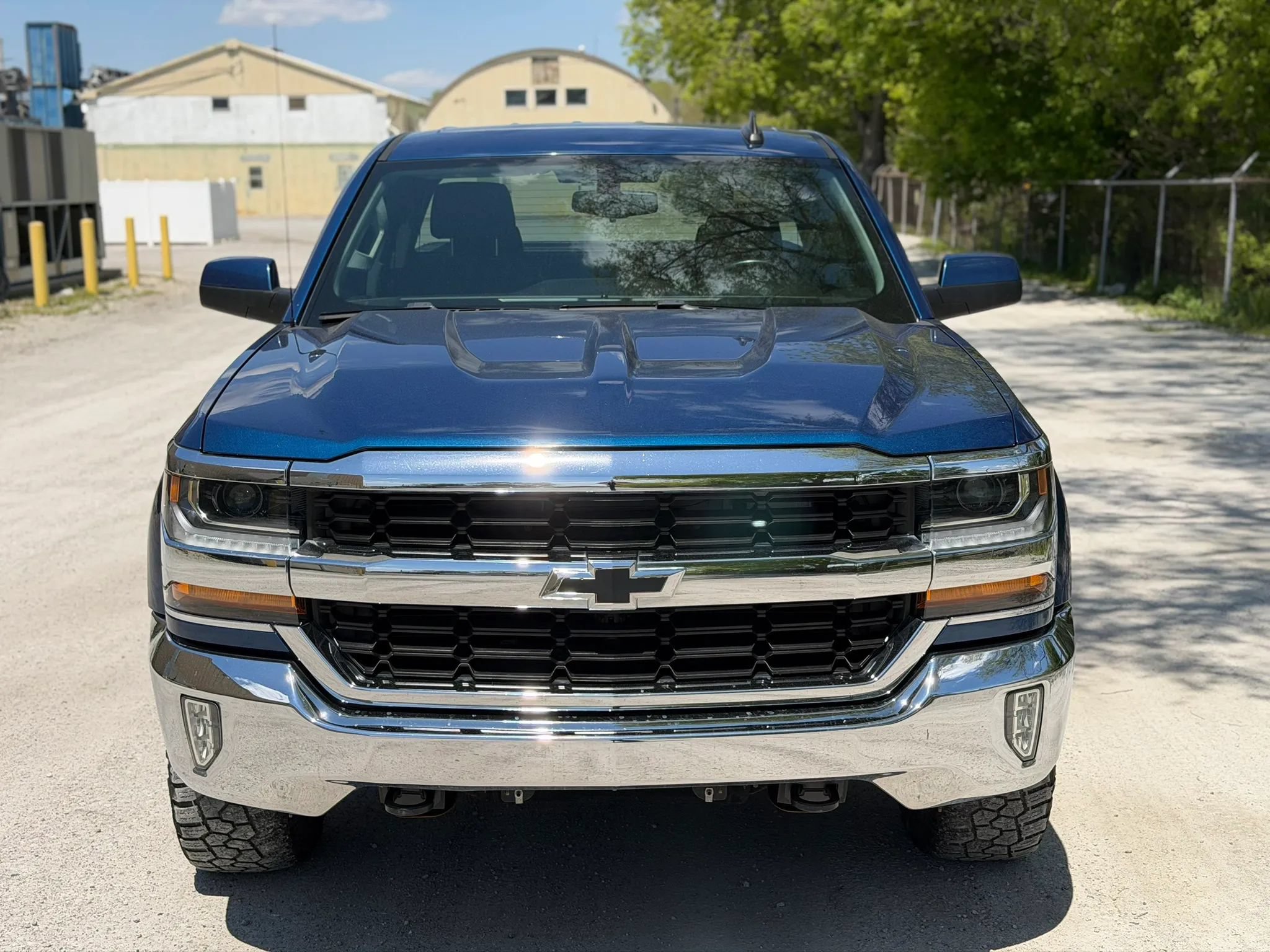 Used 2019 Chevrolet Silverado 1500 LT w/ All Star Edition AWD/4WD image 2
