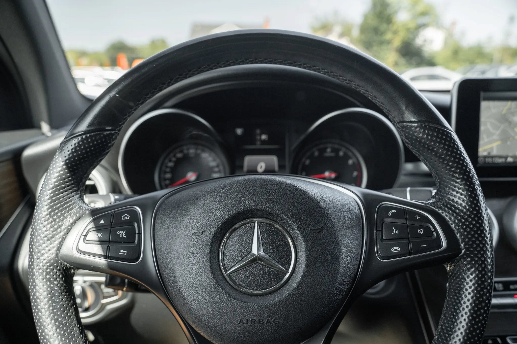Used 2019 Mercedes-Benz GLC 300 4MATIC w/ Premium Package image 21
