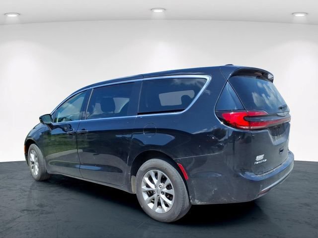 Used 2024 Chrysler Pacifica Touring-L w/ Uconnect Theater Family Group AWD/4WD image 20