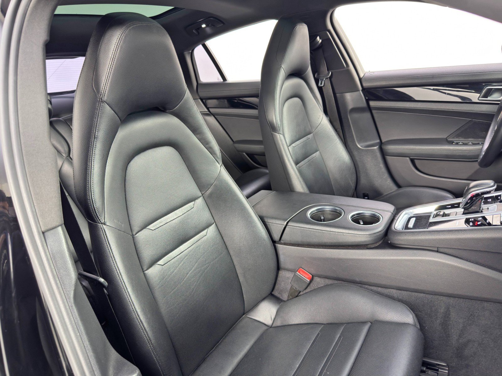Used 2018 Porsche Panamera 4S w/ Premium Package Plus AWD/4WD image 39