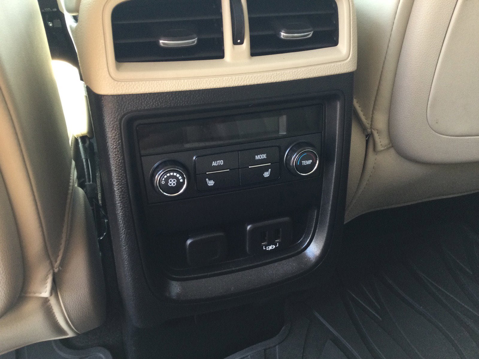 Used 2019 Buick Envision Premium w/ Driver Confidence Package image 13