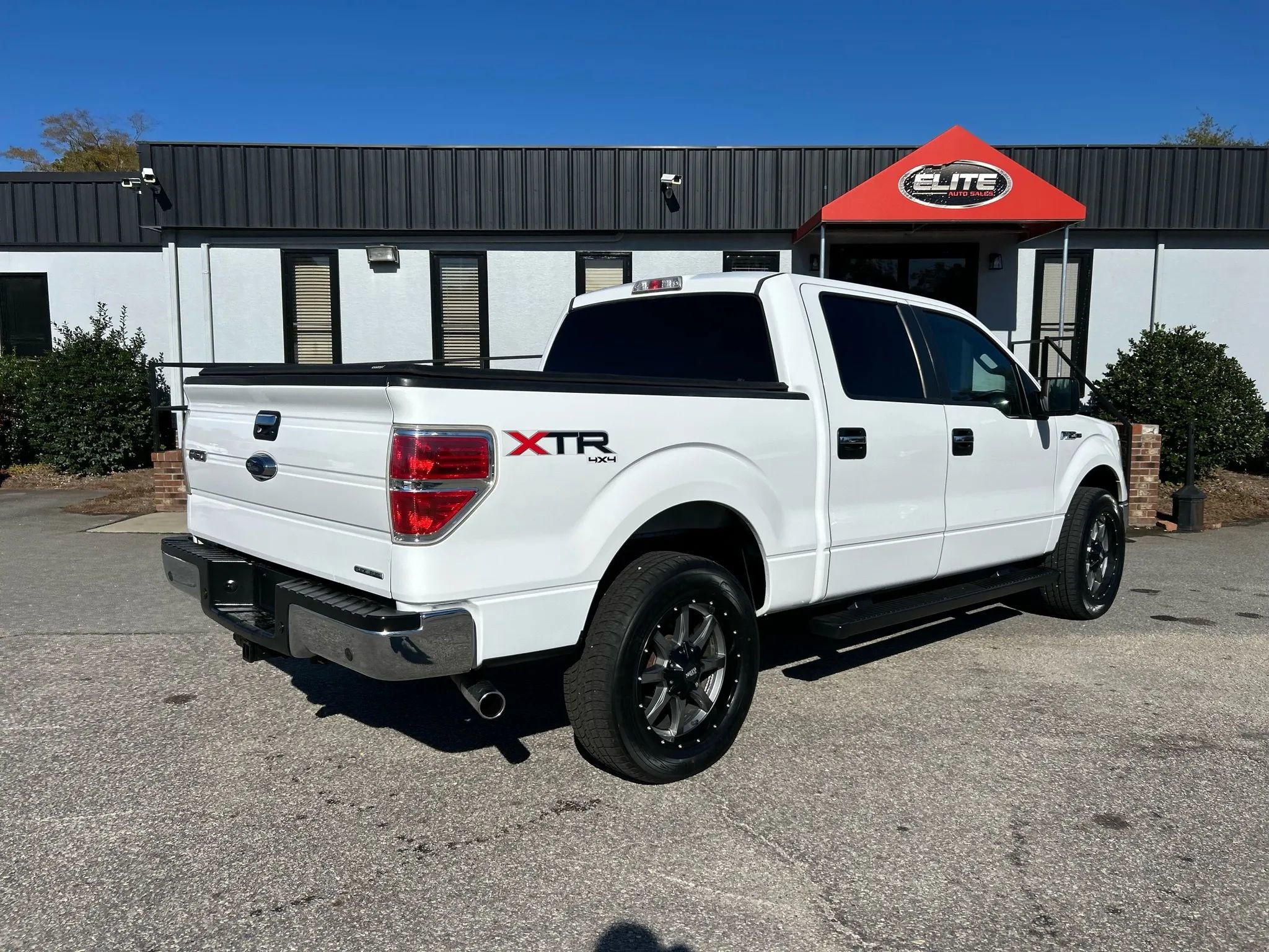 Used 2014 Ford F150 XLT w/ Equipment Group 302A Luxury image 7