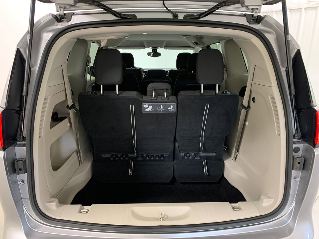 Used 2017 Chrysler Pacifica LX image 22
