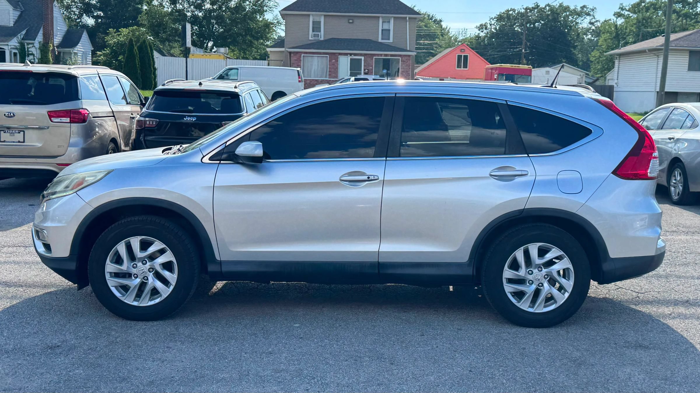 Used 2015 Honda CR-V EX-L image 2