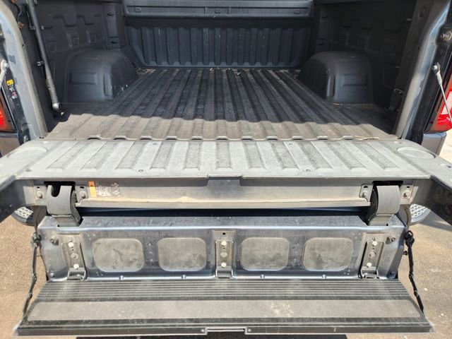 Used 2020 GMC Sierra 1500 SLT RWD image 32