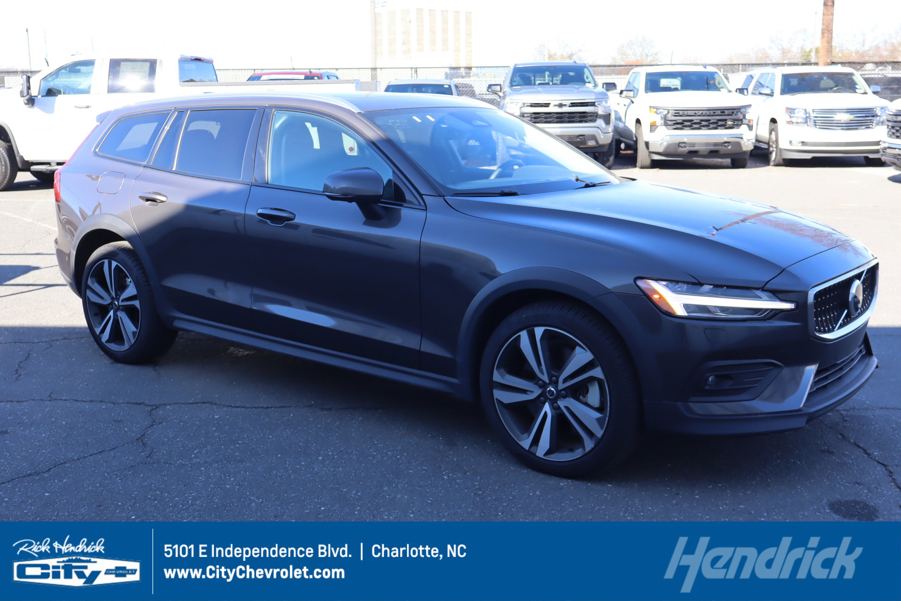 Used 2025 Volvo V60 B5 Cross Country Plus