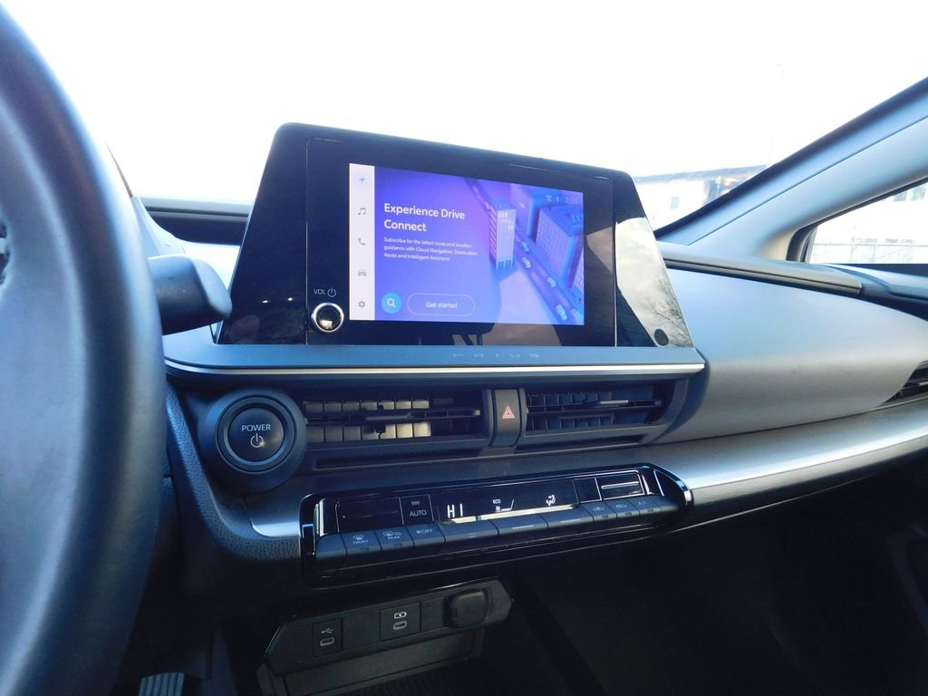 Used 2024 Toyota Prius LE image 14