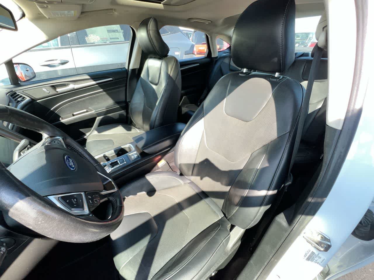 Used 2019 Ford Fusion Titanium FWD image 11