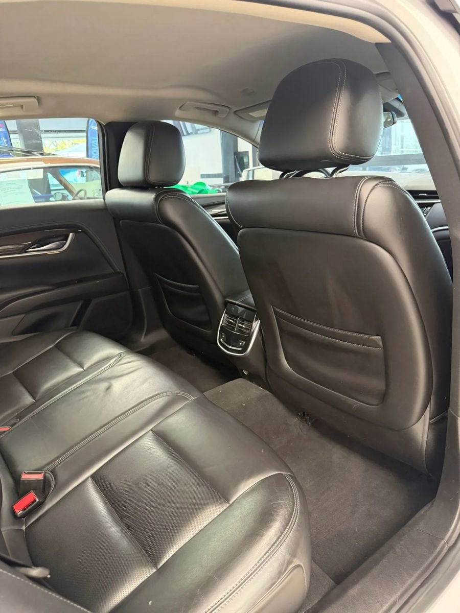 Used 2015 Cadillac XTS Luxury AWD/4WD image 10