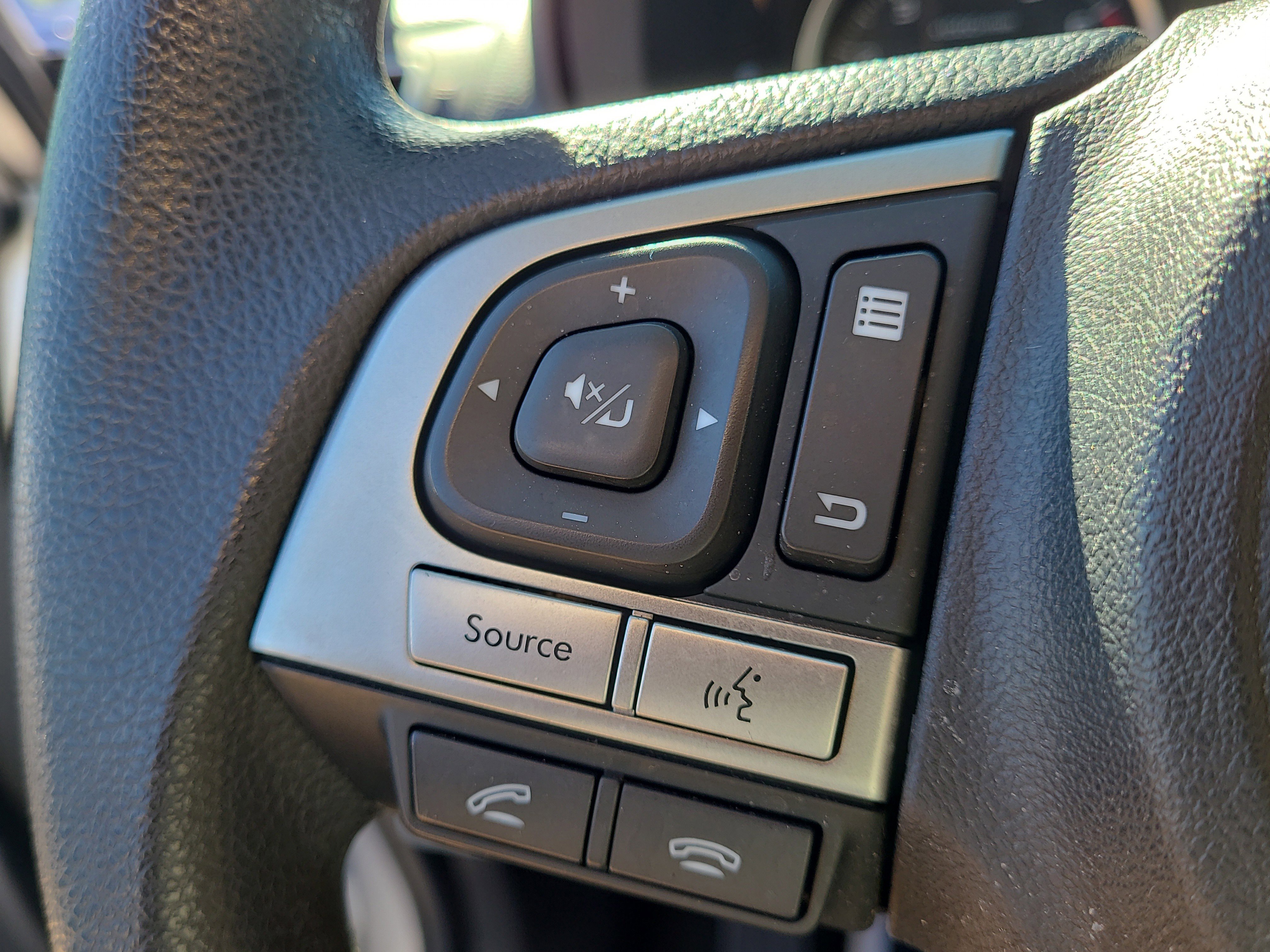 Used 2017 Subaru Forester 2.5i Premium w/ All-Weather Package image 18