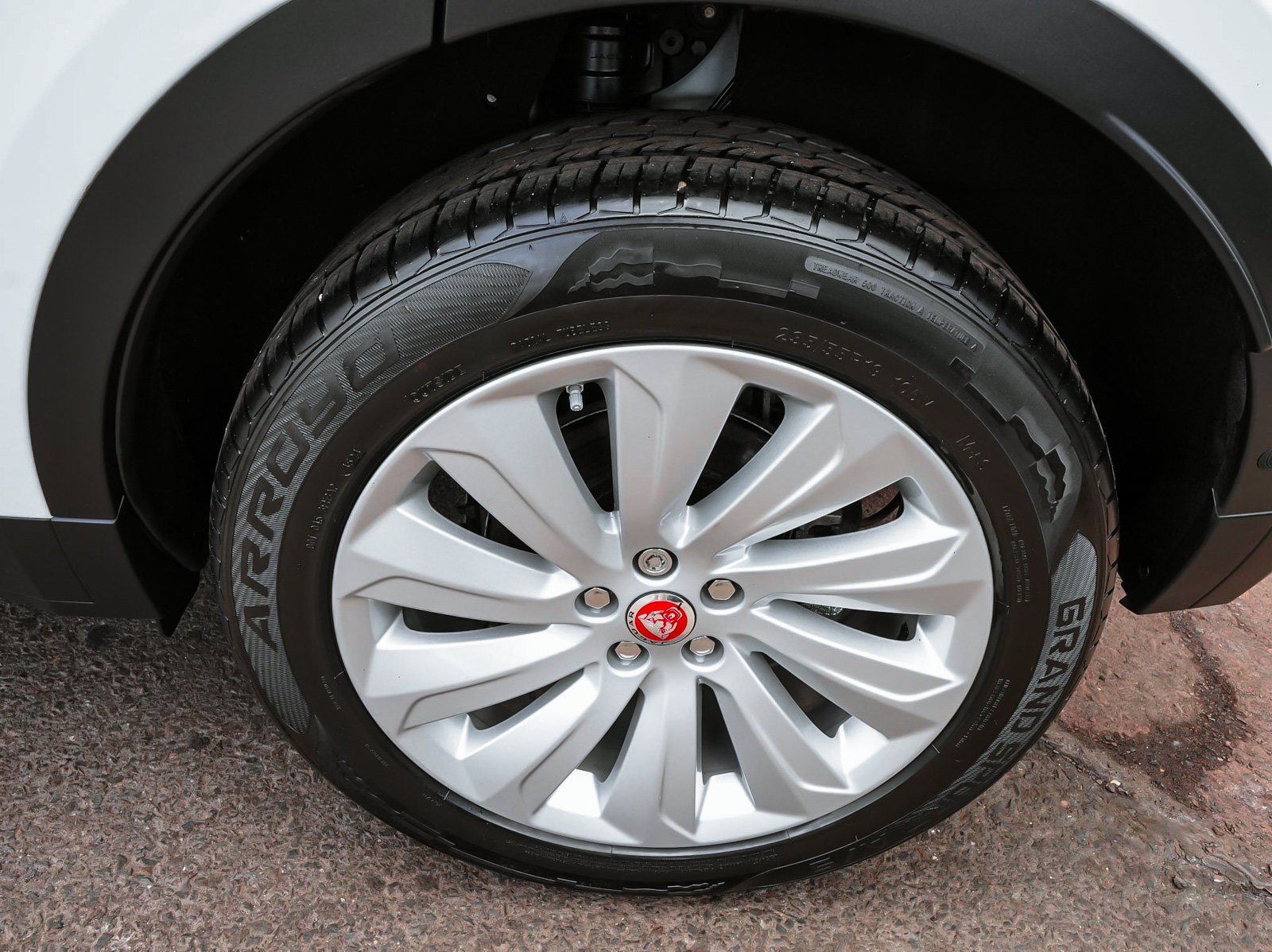 Used 2020 Jaguar E-PACE SE AWD/4WD image 8