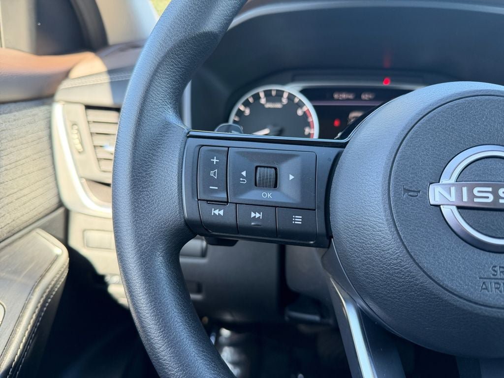 Used 2023 Nissan Rogue SV AWD/4WD image 15