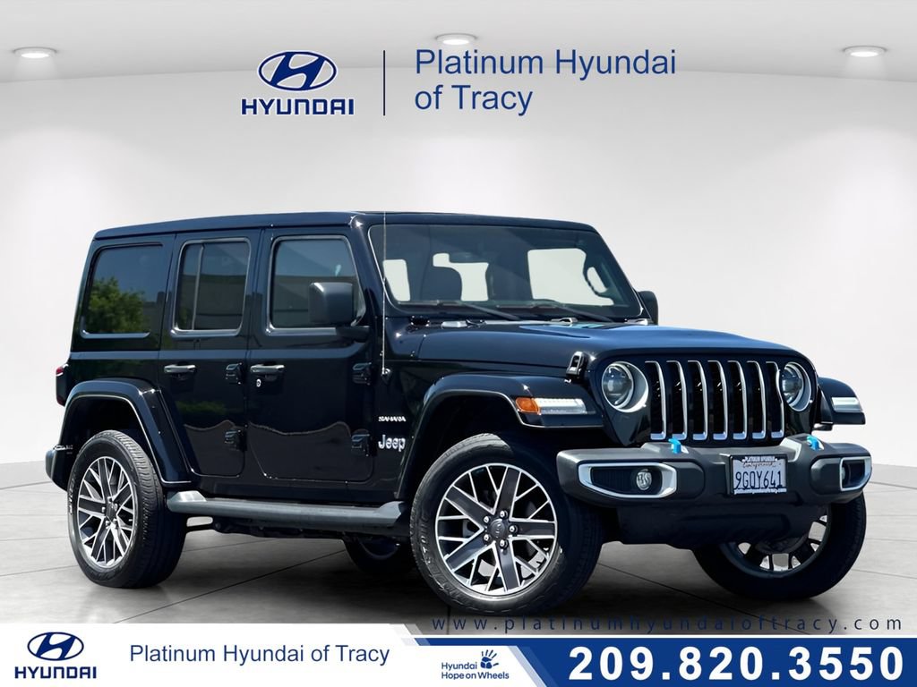 Used 2023 Jeep Wrangler Unlimited Sahara w/ Cold Weather Group AWD/4WD image 1