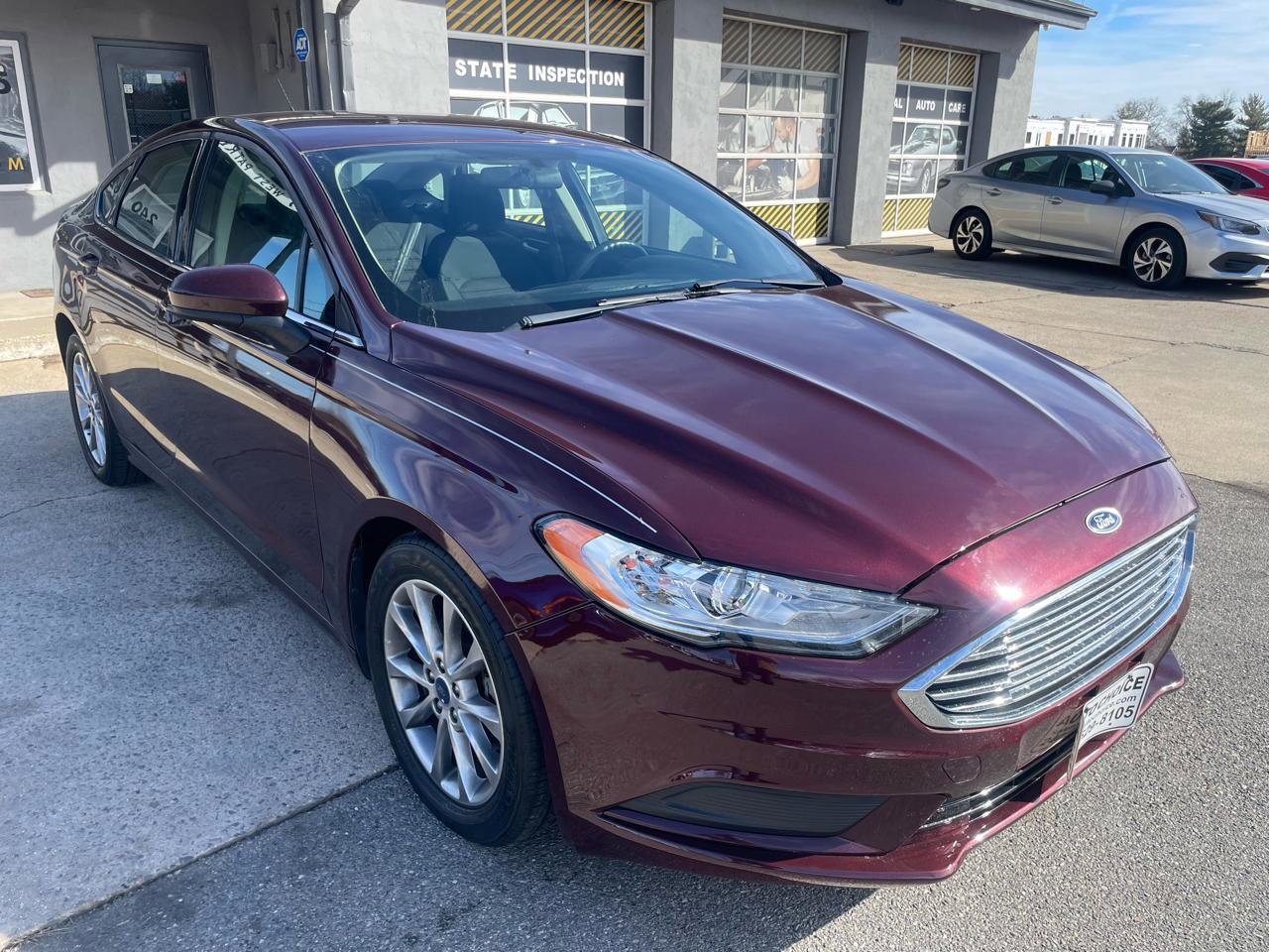 Used 2017 Ford Fusion SE w/ Fusion SE Technology Package image 16