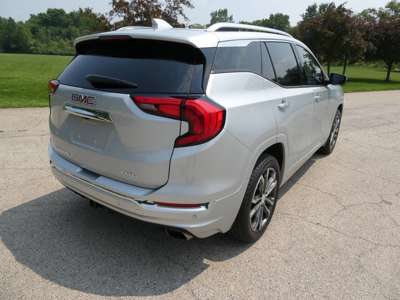 Used 2019 GMC Terrain Denali w/ Driver Alert Package II image 4