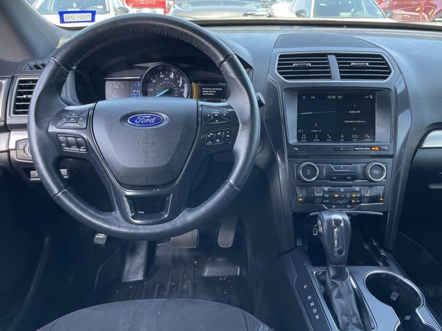 Used 2018 Ford Explorer XLT w/ Equipment Group 202A FWD image 12