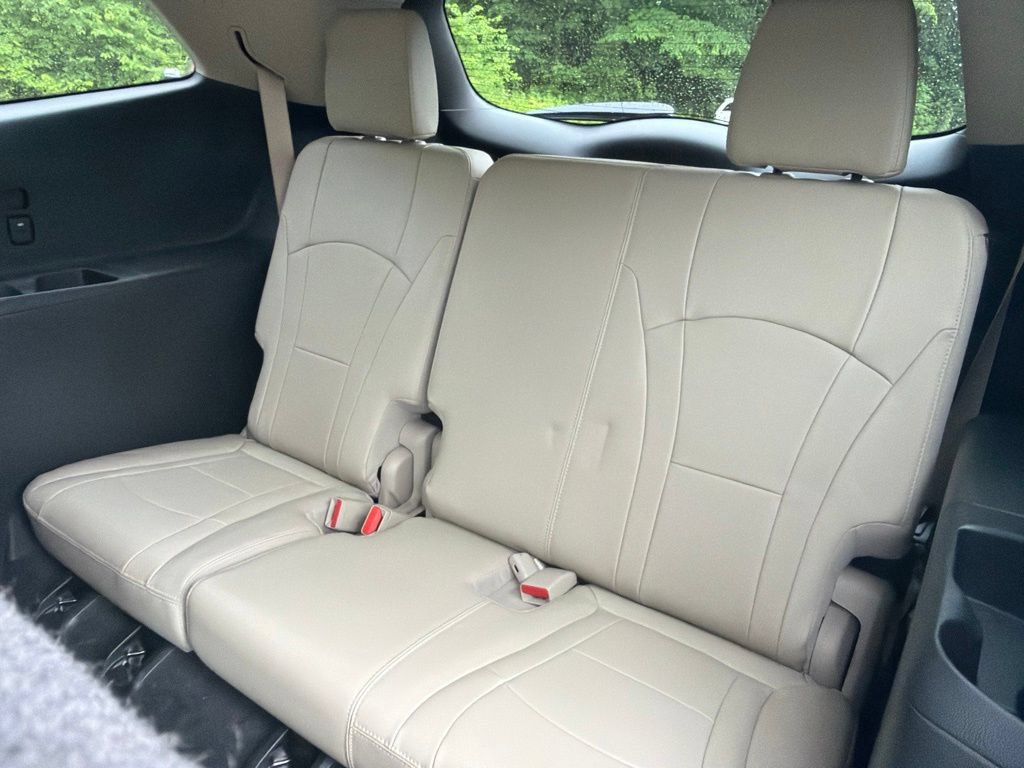 Used 2018 Buick Enclave Premium AWD/4WD image 17