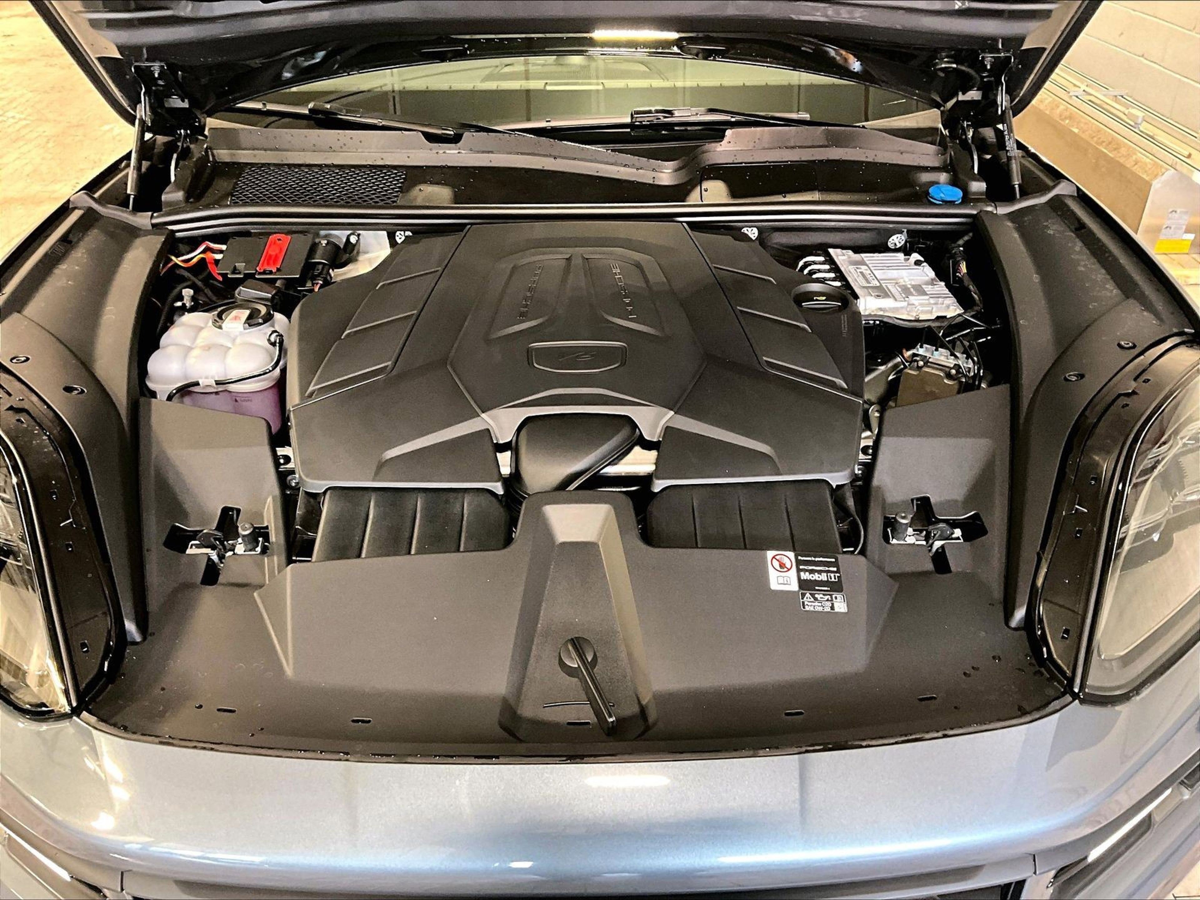 New 2026 Porsche Cayenne image 12