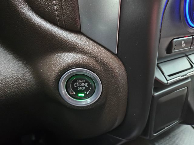 Used 2020 Chevrolet Silverado 1500 RST w/ Texas Edition AWD/4WD image 32