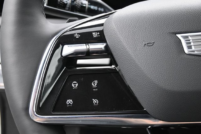 New 2026 Cadillac Optiq Sport 1 w/ LPO, Floor Liner Package AWD/4WD image 29