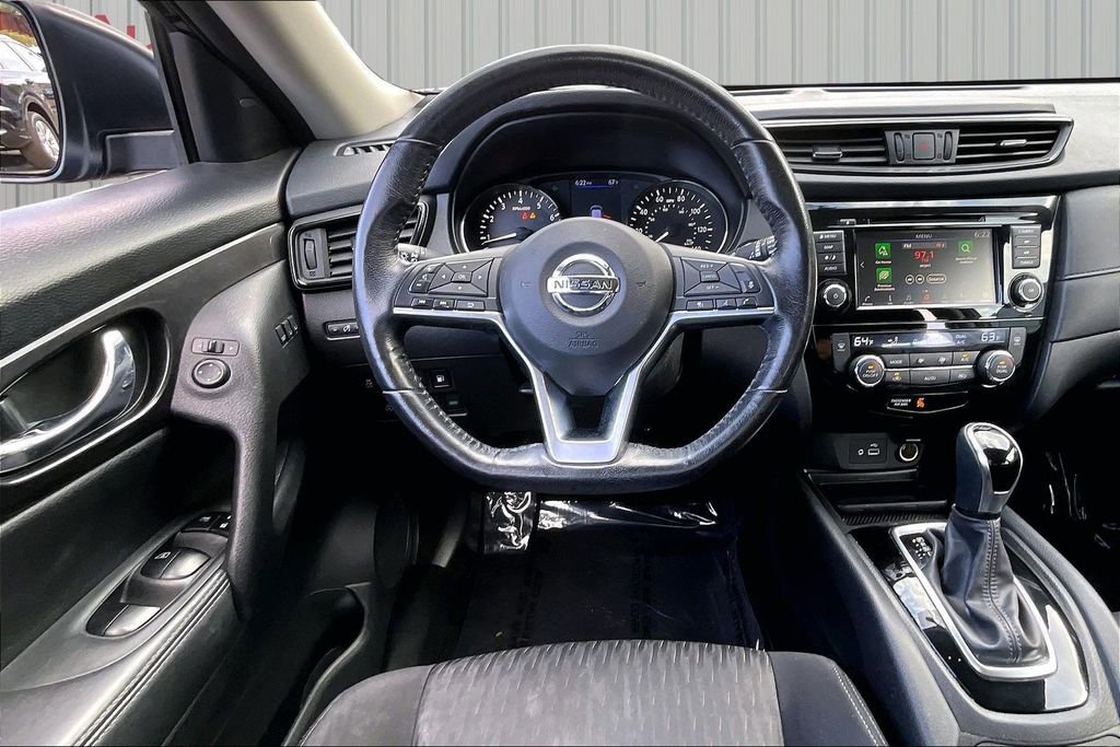 Used 2018 Nissan Rogue SV w/ Premium Package AWD/4WD image 8