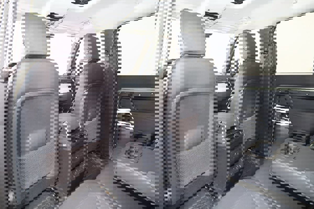 Used 2023 Land Rover Defender 110 S image 65