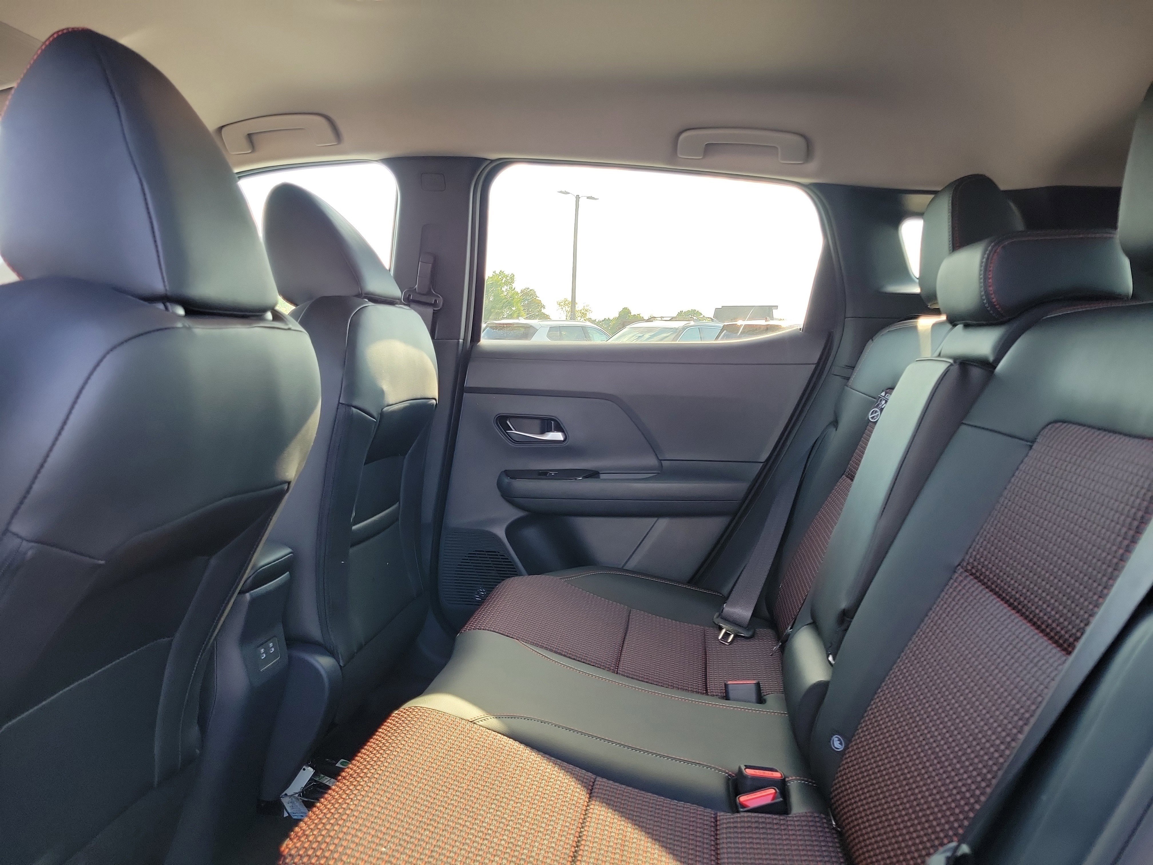 New 2026 Nissan Kicks SR w/ Cold Weather Package image 11