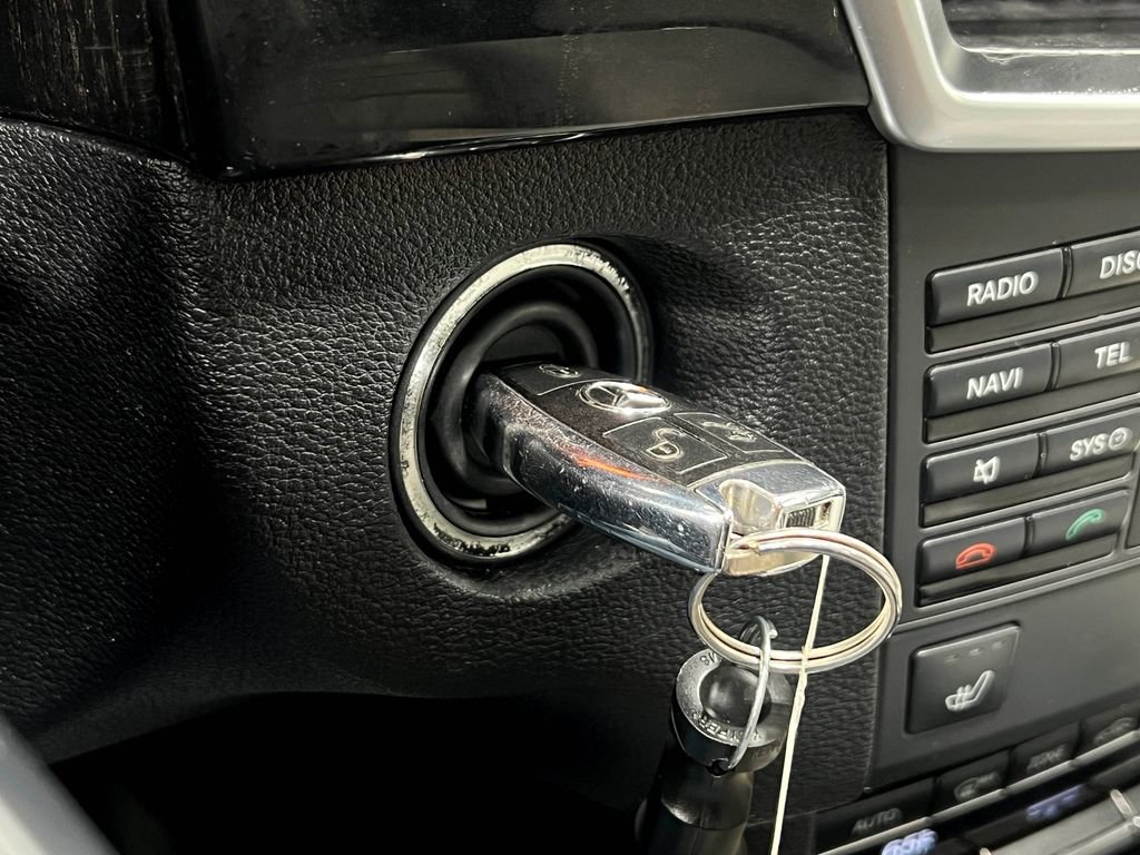 Used 2013 Mercedes-Benz E 350 4MATIC Sedan image 21