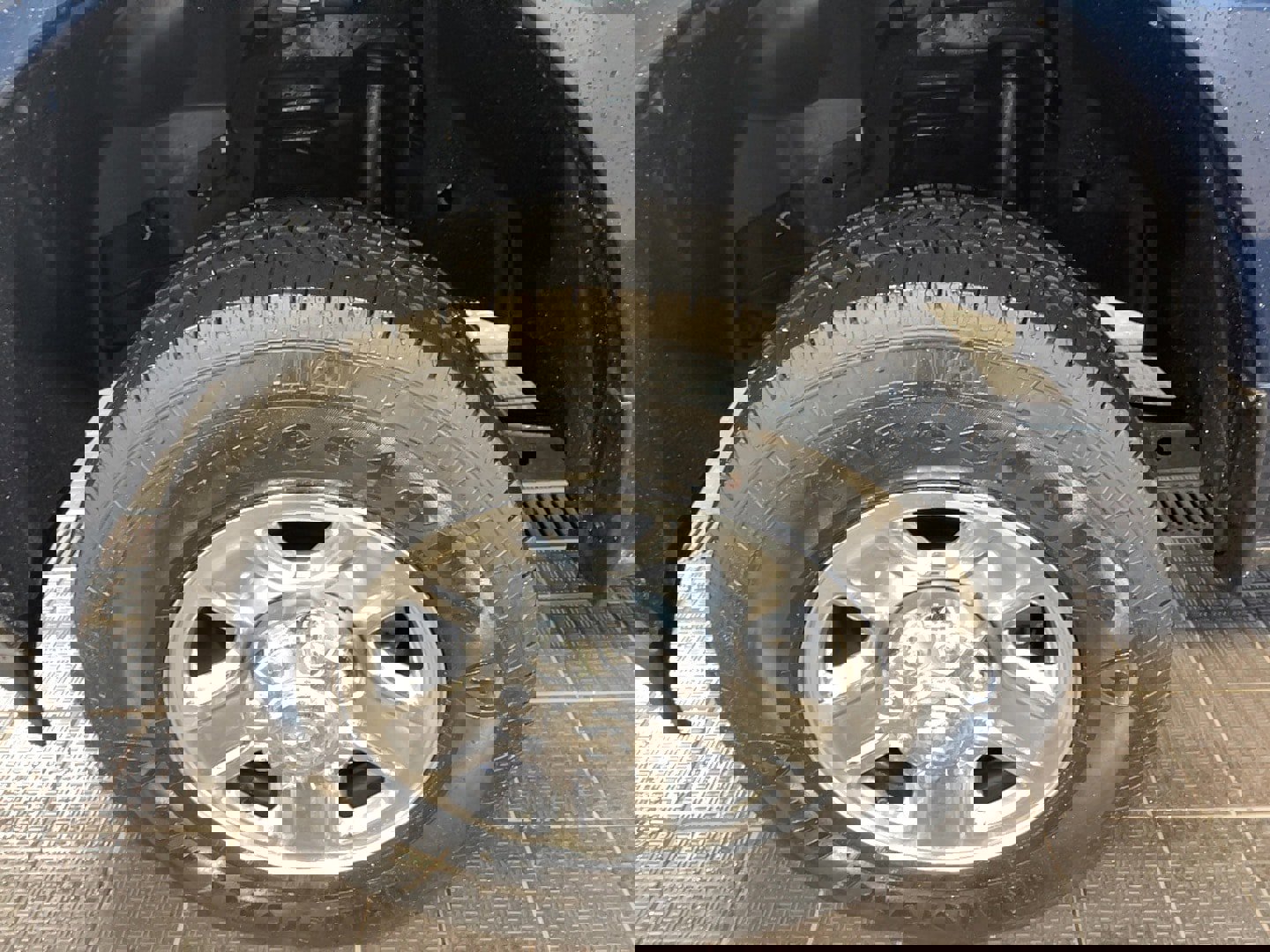 Used 2024 RAM 2500 Tradesman w/ Chrome Appearance Group image 6