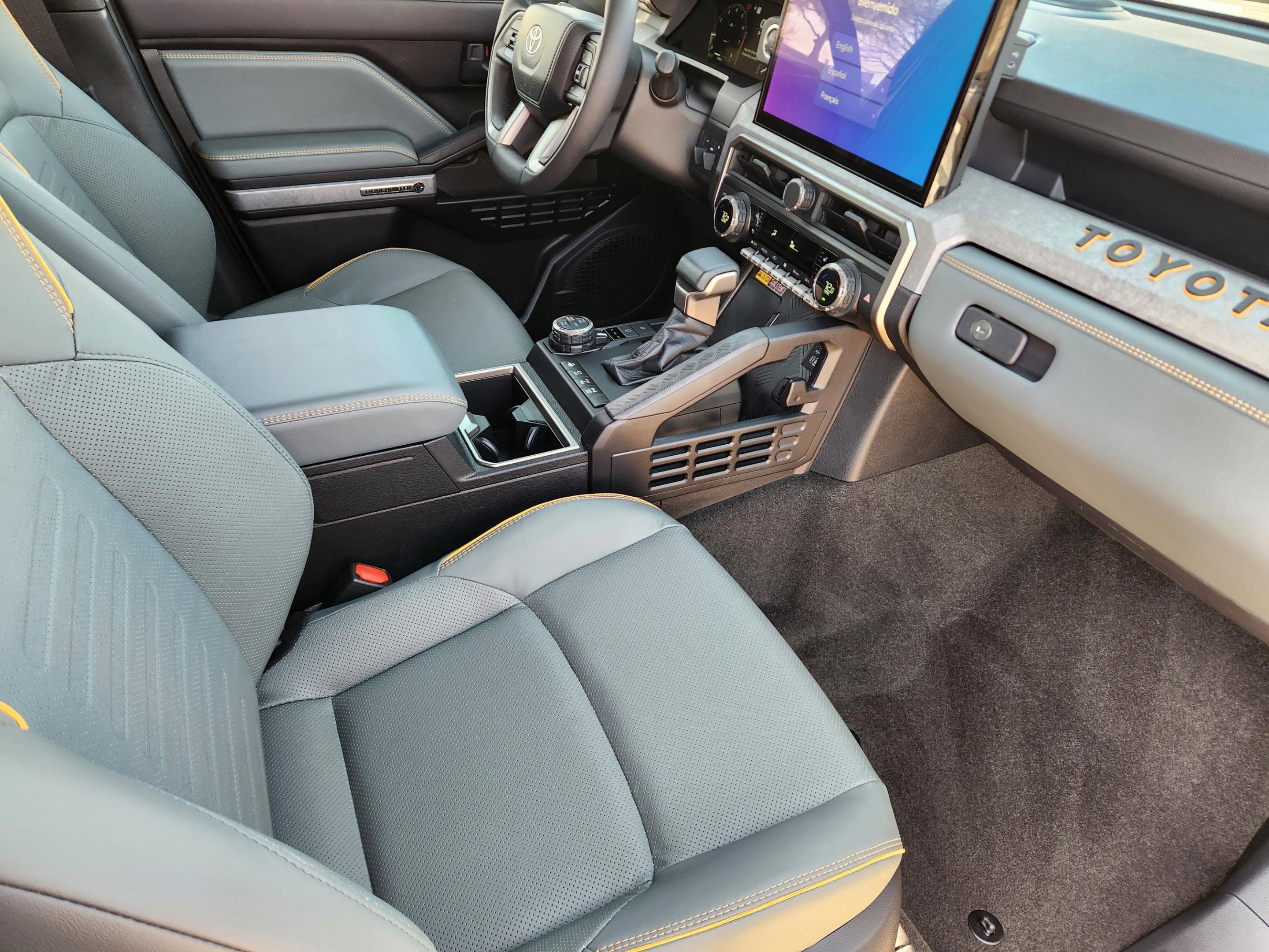 Used 2025 Toyota 4Runner Trailhunter image 17