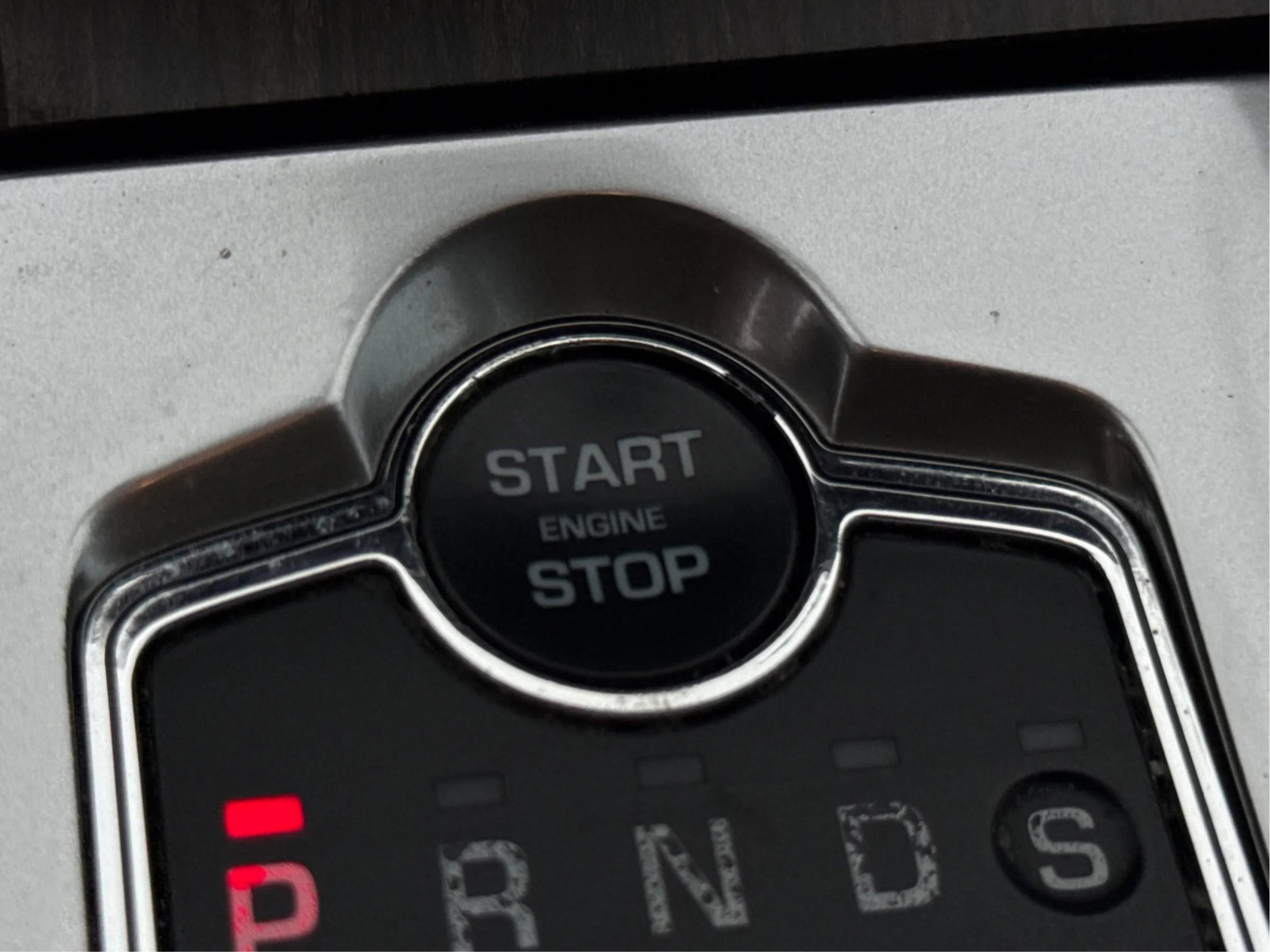 Used 2013 Jaguar XF 3.0 RWD image 32