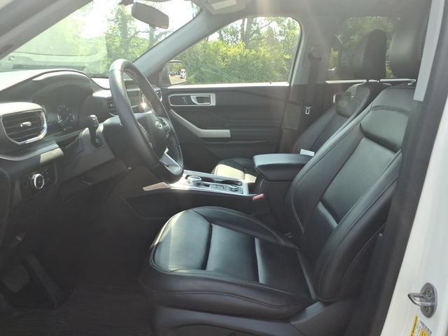 Used 2024 Ford Explorer XLT w/ Equipment Group 202A AWD/4WD image 13