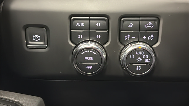 Used 2024 GMC Sierra 2500 AT4 w/ AT4 Premium Plus Package AWD/4WD image 32