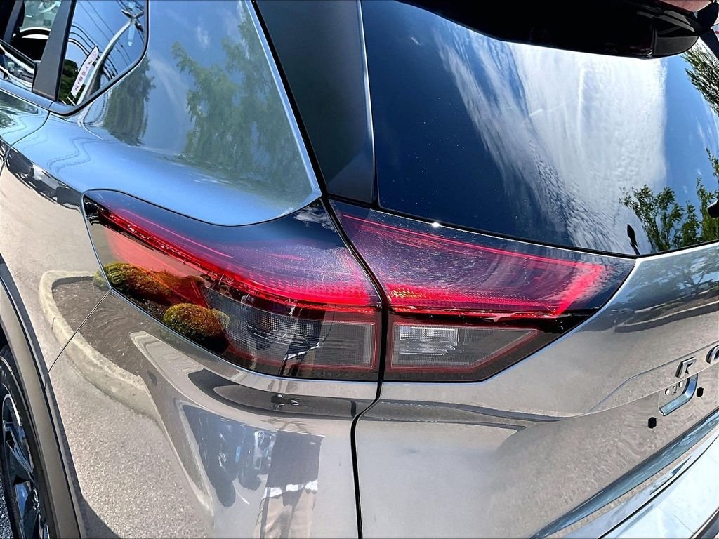 Certified 2026 Nissan Rogue SV AWD/4WD image 33