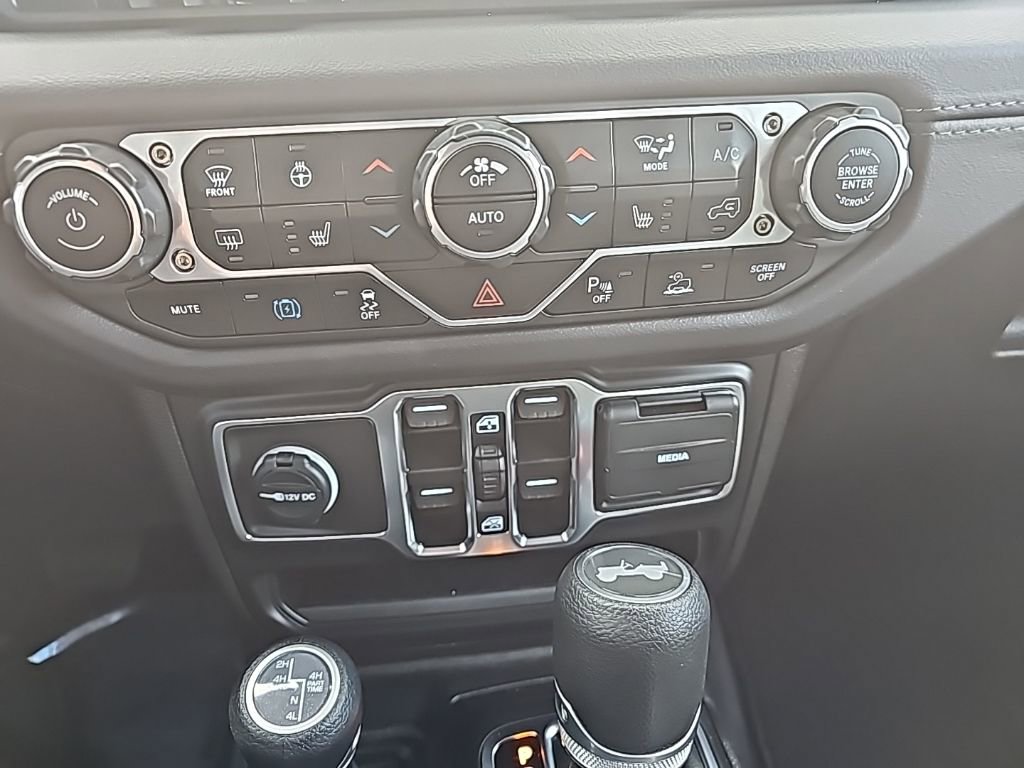 Certified 2025 Jeep Wrangler Unlimited Sahara w/ Safety Group image 27