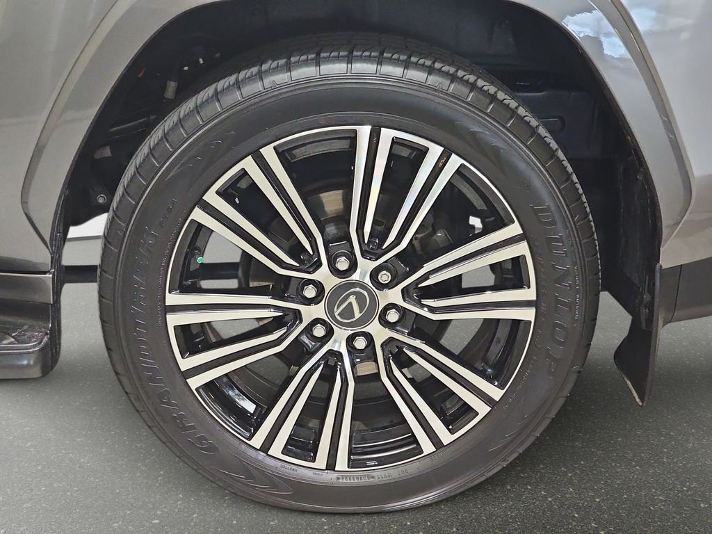 Certified 2024 Lexus LX 600 4WD w/ Luxury Package image 33
