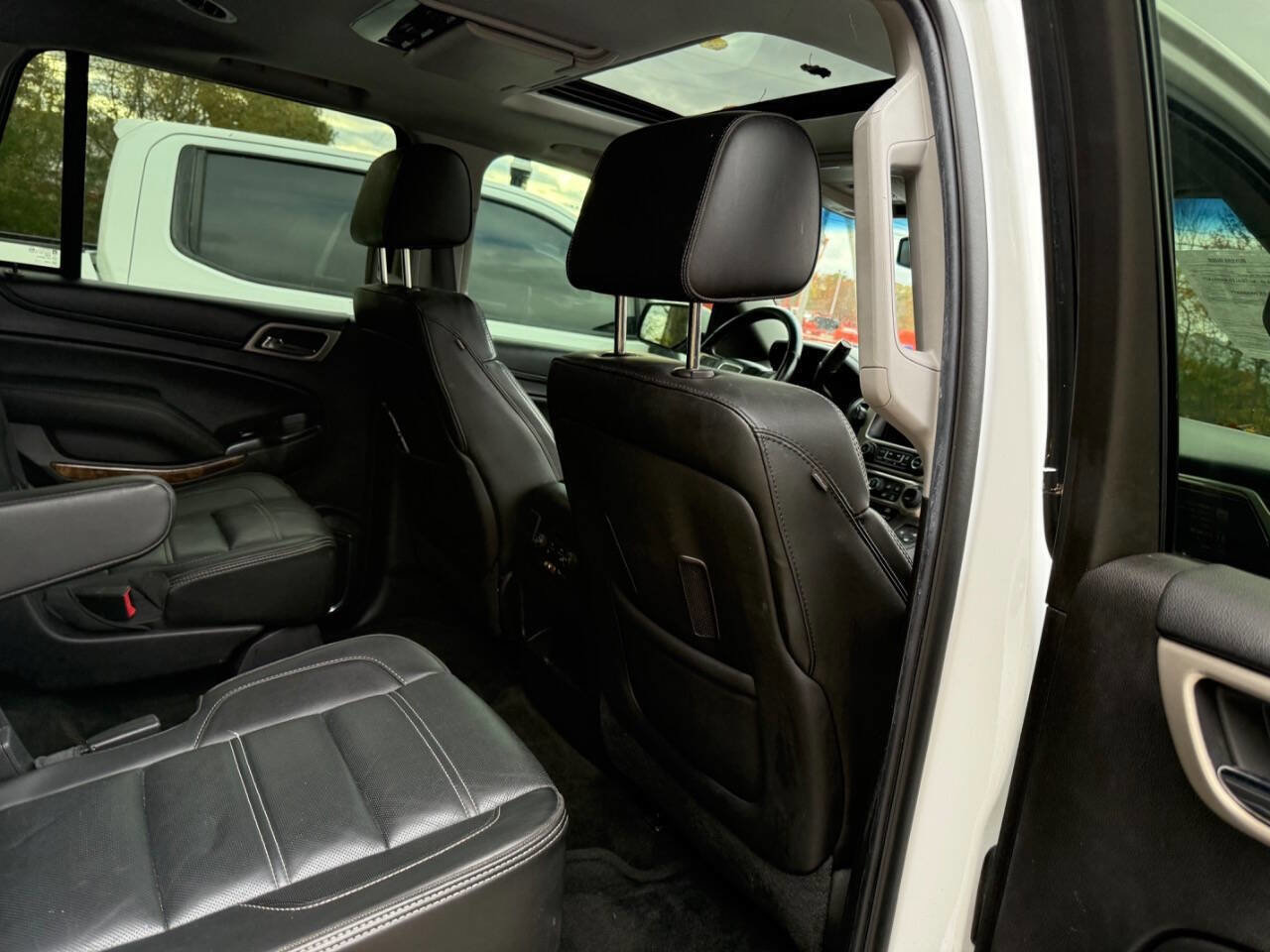Used 2015 GMC Yukon Denali w/ Open Road Package image 9