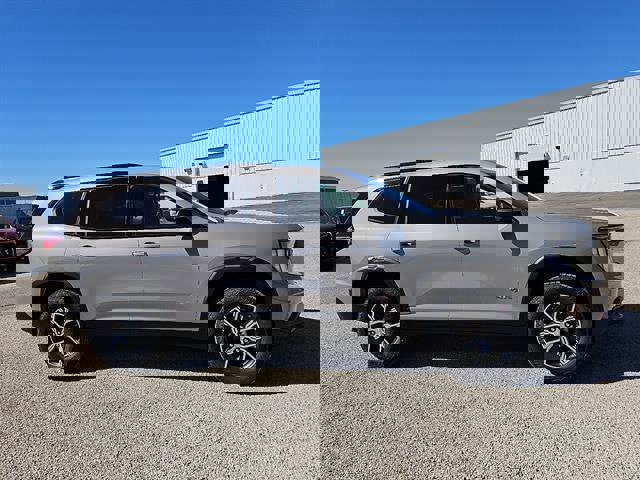 New 2026 GMC Acadia AT4 image 6