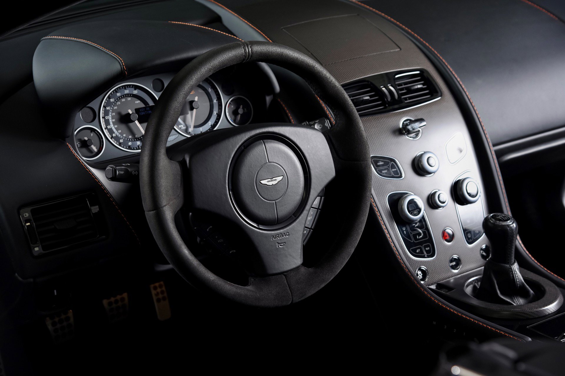 Used 2017 Aston Martin V12 Vantage S image 4