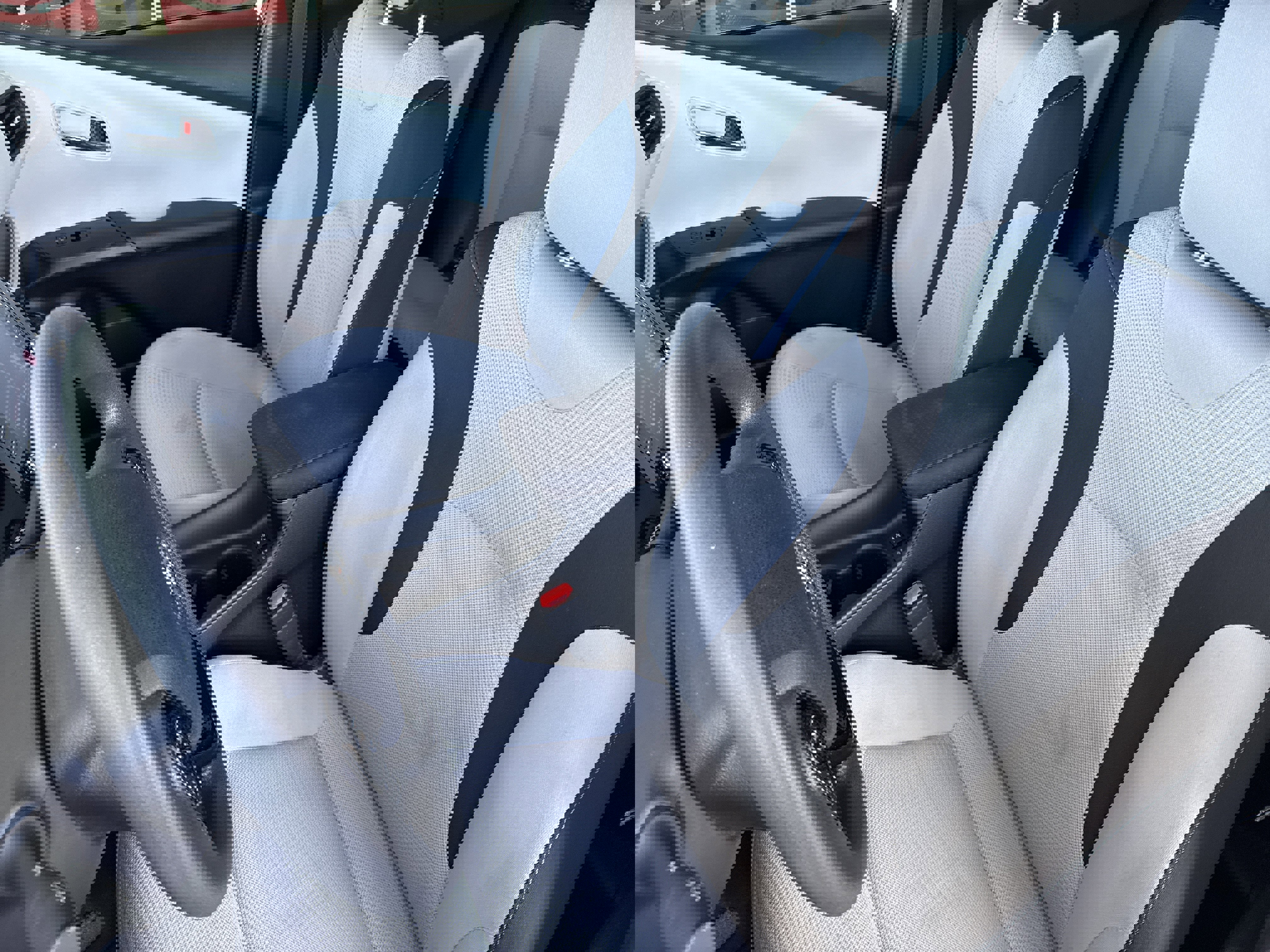 Used 2020 Toyota Prius LE w/ Carpet Mat Package image 19