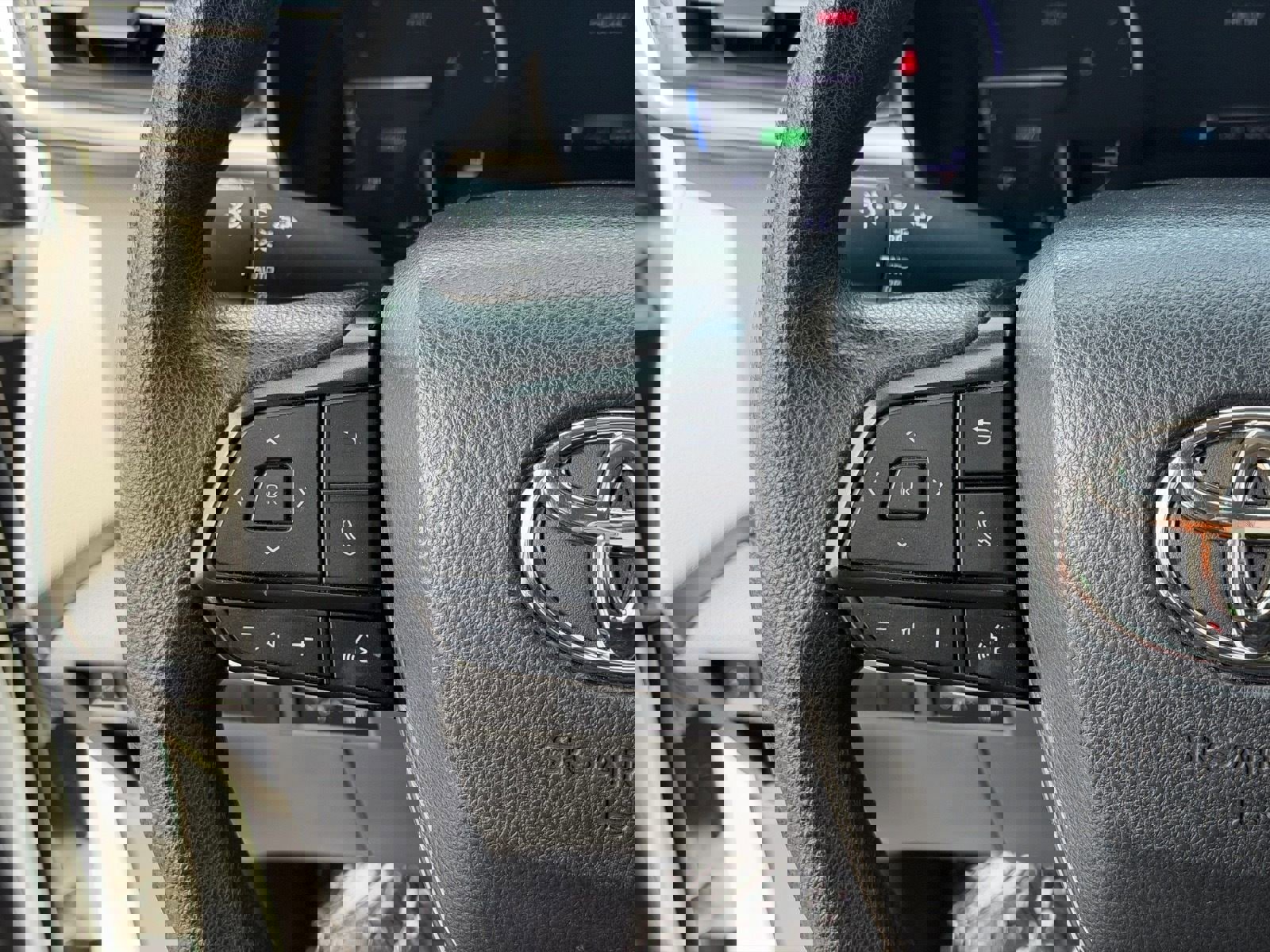 Used 2023 Toyota Sienna LE image 23