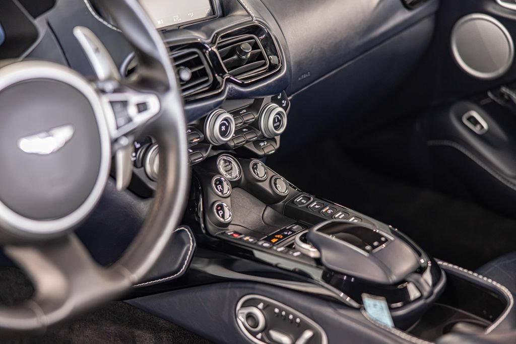 Used 2020 Aston Martin V8 Vantage Coupe RWD image 19