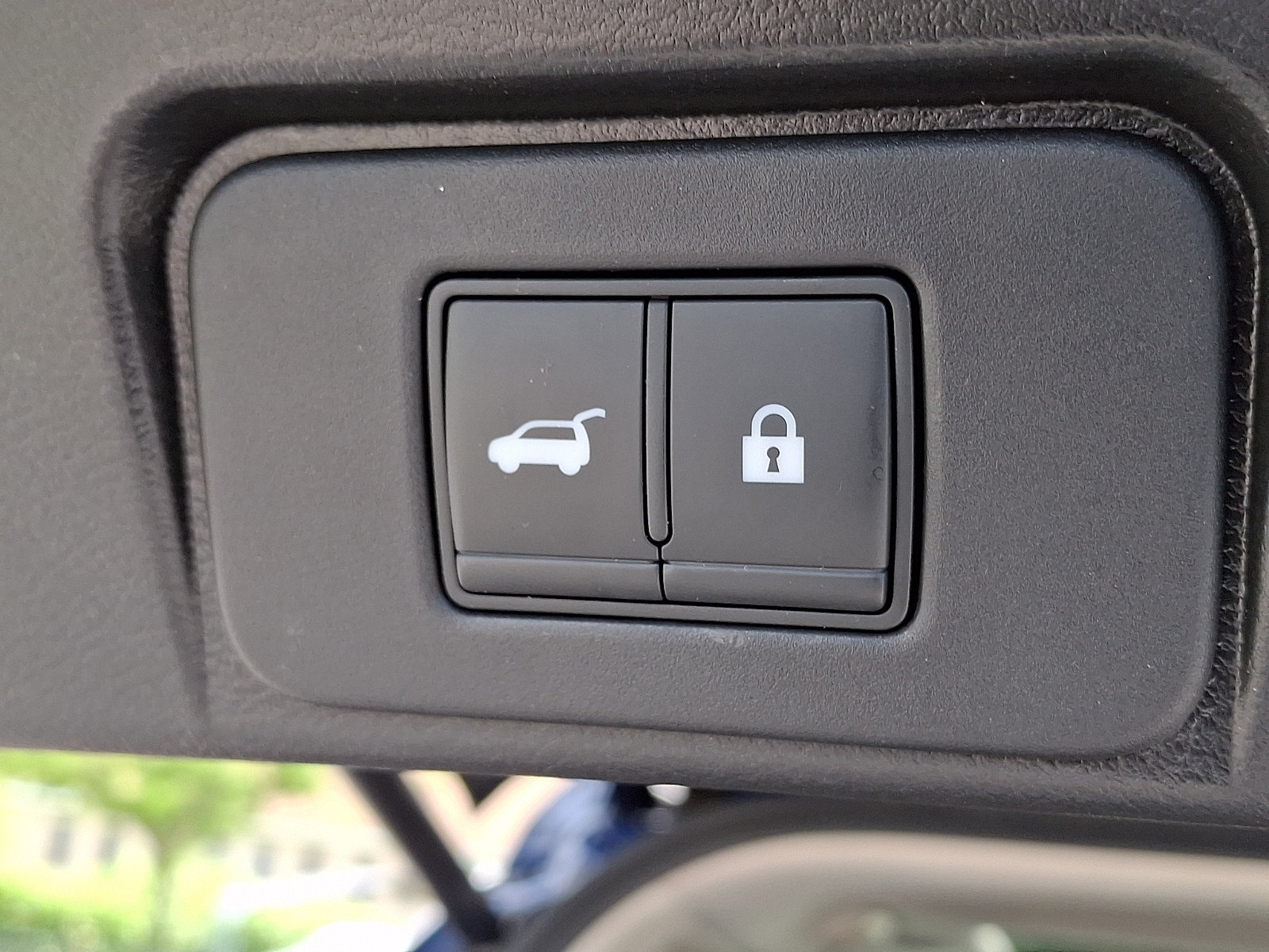 Certified 2022 Nissan Rogue SV w/ SV Premium Package AWD/4WD image 28