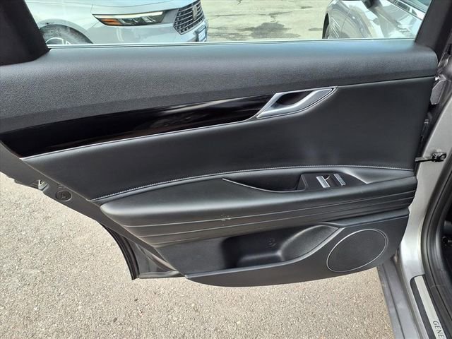 Used 2023 Genesis G80 2.5T image 7