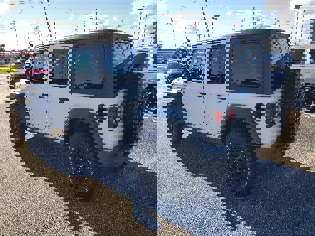 Used 2023 Jeep Wrangler Willys image 3