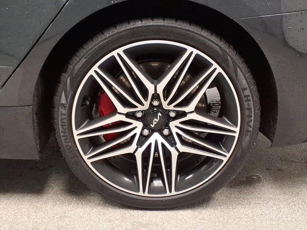 Used 2022 Kia Stinger GT1 image 8