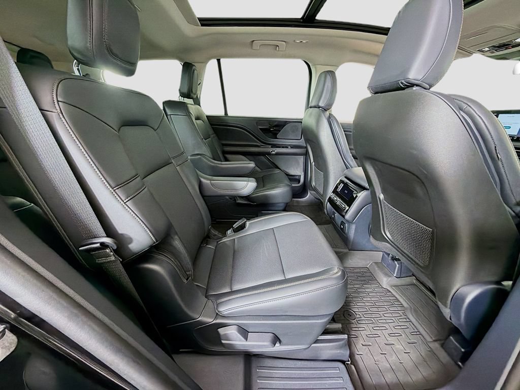 Used 2025 Lincoln Aviator AWD w/ Jet Appearance Package image 29