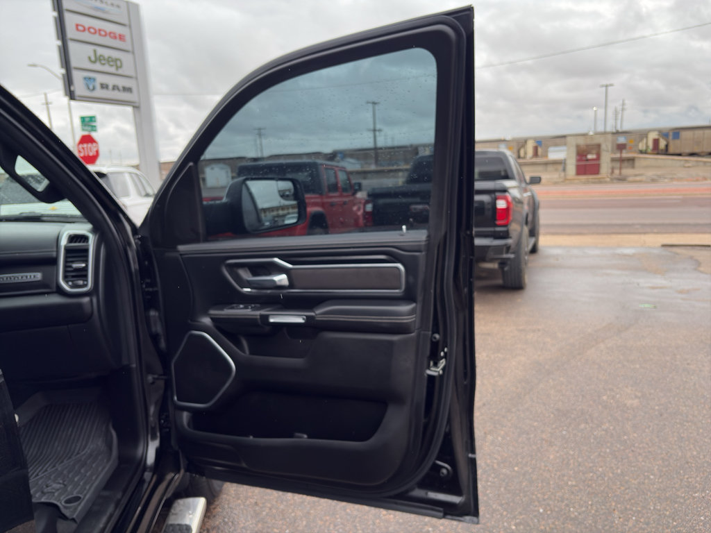 Used 2023 RAM 1500 Laramie AWD/4WD image 19