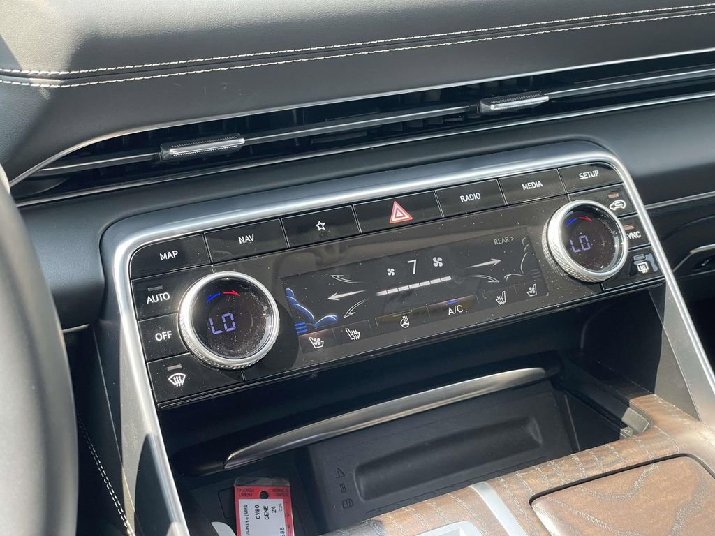 Used 2024 Genesis GV80 3.5T image 16