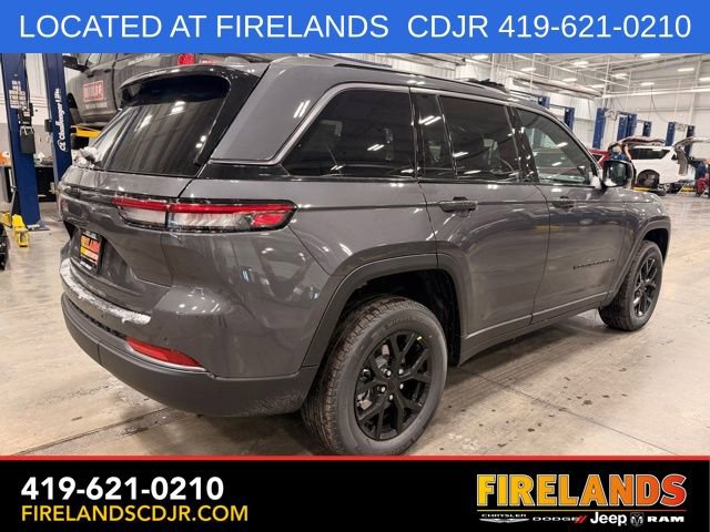 New 2026 Jeep Grand Cherokee Altitude AWD/4WD image 3